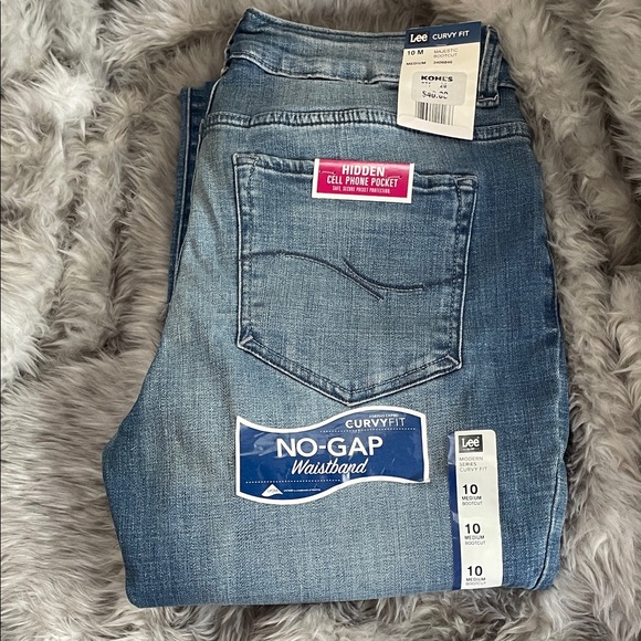 Lee Women's Boot Cut Jeans - Light Blue Size 10 Curvyfit. No Gap Waistband - Picture 1 of 4